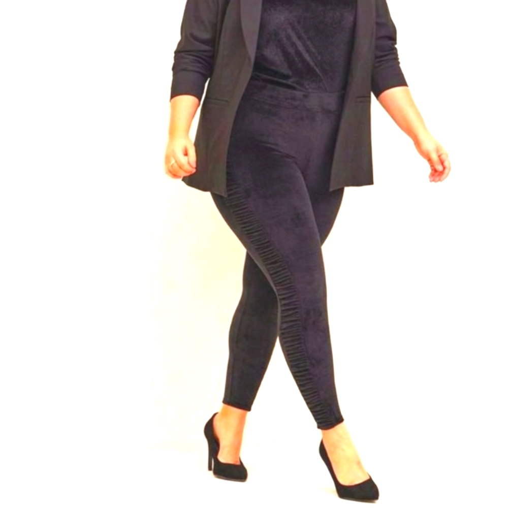 ❤️NWT TORRID LEGGING - CRUSHED VELVET VELOUR - RUCHED SIDE DETAIL 2X - Picture 2 of 8